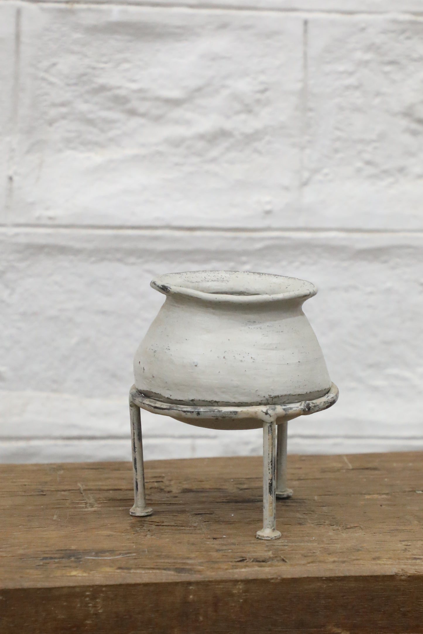 Pranya Clay Pot
